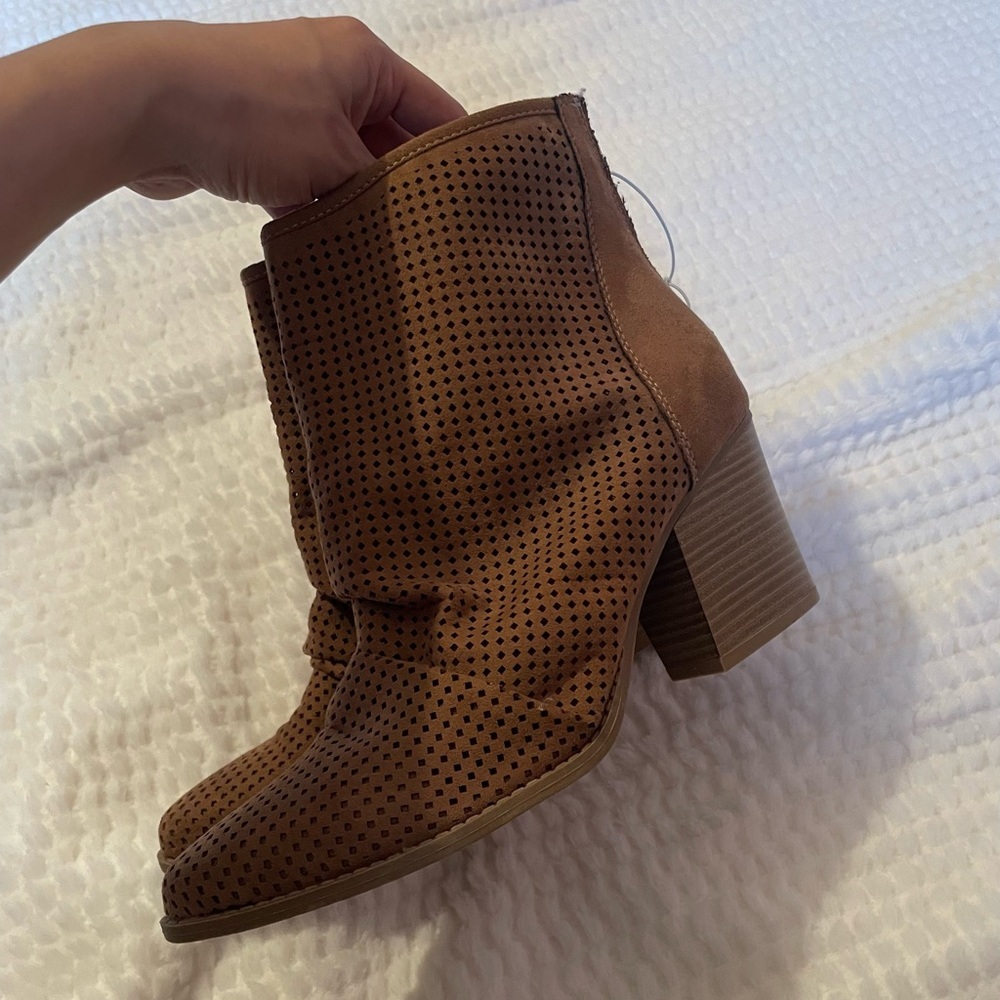 KAARI Blue | Frankie Block Heel Boots | Slouchy Western Ankle Boots | NWOB - Picture 5 of 14